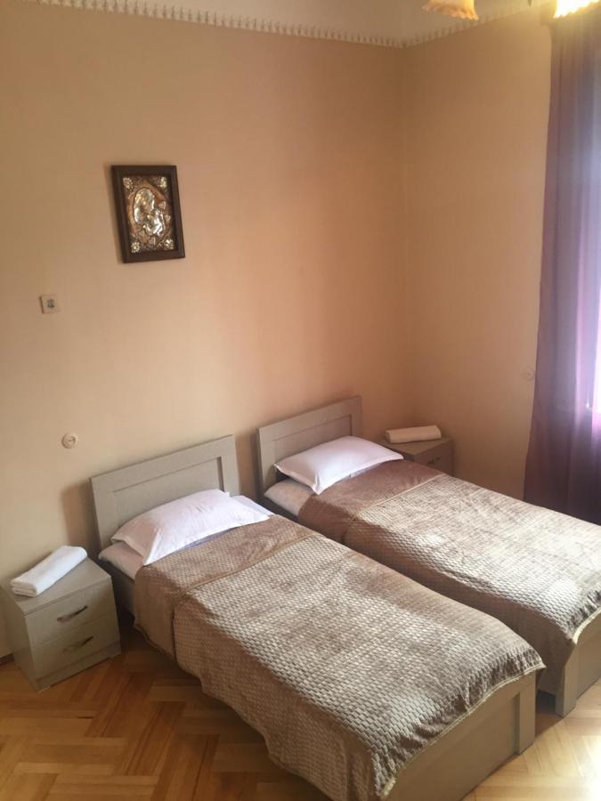 Host N1 Apartment Kutaisi Exterior photo